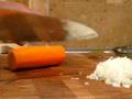 videos de ZDP-189 Damascus Gyuto onion and carrot chopping