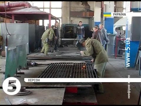 Студенты ремонтируют БТР для армии (видео)