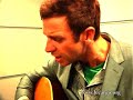 apr�s une ou deux �coutes rapides de l'album de cherry ghost on se disait qu'une session acoustique avec eux, c'etait un peu du quitte ou double. sans trop savoir pourquoi on avait dans l'id�e que l'on allait se retrouver face � un groupe de gamins anglais un peu arrogants � cause de leur succ�s outre manche... 
dans le studio d'enregistrement des superbes locaux d'emi, simon aldred et son guitariste se pose avec douceur. deux morceaux, deux guitares et une voix qui a v�cue, qui se pose et nous touche. voil� cherry ghost se pr�sente � vous de la mani�re la plus simple et surement la plus �mouvante.

merci � deplhine et lisa

www.myspace.com/cherryghostband

www.lecargo.org
