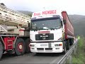 Cortan un carril de la N-536 al salirse un trailer