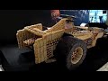 Un coche de fórmula 1 hecho a base de pan