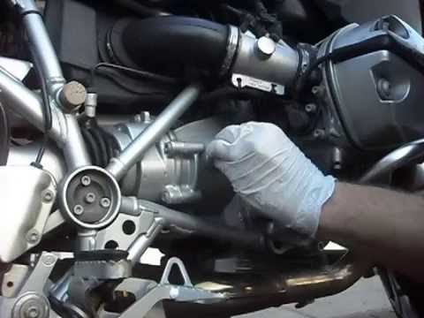 how to change oil in bmw 1200 gs