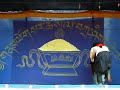 Монахи танцуют народные тибетские танцы.