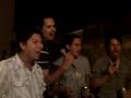 Los Homyes cantando