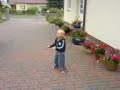 Kleiner Kackbubi tanzt XDDD Kleiner Kackbubi tanzt XDDD