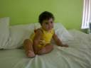 hanninha olhando o programa dela  e dancando