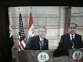 Reportero lanza zapatos a presidente Bush en Irak Reportero lanza zapatos a presidente Bush en Irak
