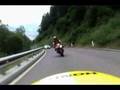 YZF-R6 am CBR 900 RR Fireblade-Hintern