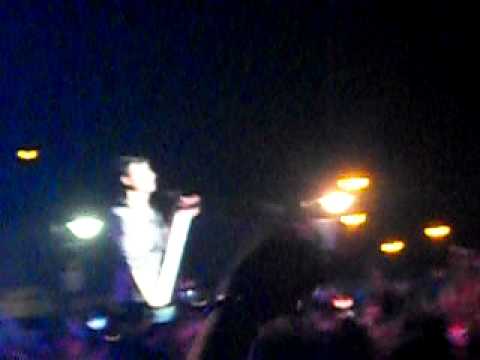 Jonas Brothers & Demi Lovato Rocks Jones Beach  8 21 2010