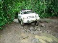 LA CABRA ALBINA EN PASADIA 4X4 EN EL RIO 110.AVI