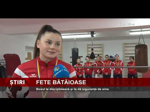 Zeci de fete din Salonta practică boxul de performanță, pentru a se apăra de agresiuni