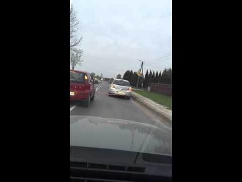 Mistrzowie holowania w akcji. Czyli jak nie powinno się tego robić