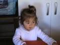videos de Gaby comendo confeti