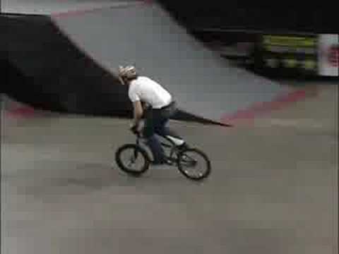 BMX BIKES TRICKS STUNTS CRASHES