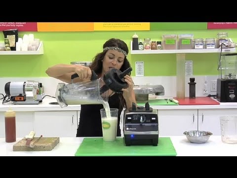 How to Make Fresh-Squeezed Lemonade : Healthy Drinks & Foods