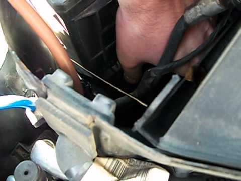 how to remove a corsa d'battery