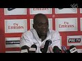 plus dinfos sur www.football365.fr claude makelele est revenu, jeudi en conf�rence de presse, sur le d�part de charles villeneuve de la pr�sidence du psg. le capitaine parisien regrette cette agitation en coulisses et souhaite rester concentr� sur le terrain.