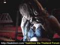 Thai-coyote-dancing-
