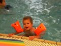 Steven schwimmt Steven schwimmt