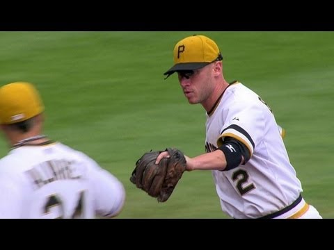 Video: Barmes makes diving stop, throws from knees