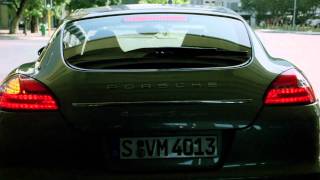World Premiere: The new Porsche Panamera S Hybrid.