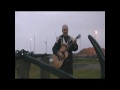 I Falkenbergs hamn spelar Kalle Persson, Jag hade en gång en båt.