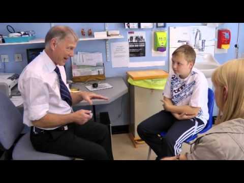 how to administer epipen