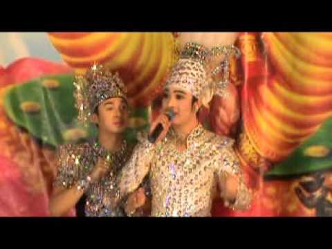 น้องแน็ท - พระเอกสุดที่รัก นีโน่ แสดงงานไหว้ครูหอมหวล ณ วัดป่าเรไร ต.บางศรีเมือง จ.นนทบุรี.