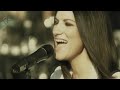 Laura Pausini - Menos Mal (letra)