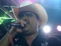 esa cancion yo la pedi es poreso que la cantaron y yo la grabe