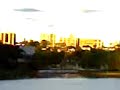 vista do lago e das casas que o rodeam , paisagem muito bonito