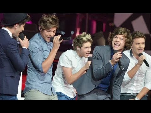 sneak peek new music - One Direction 'Best Song Ever' Sneak Peek! Subscribe to Hollywire | http://bit.ly/Sub2HotMinute Send Chelsea a Tweet! | http://bit.ly/TweetChelsea Follow Hol...
