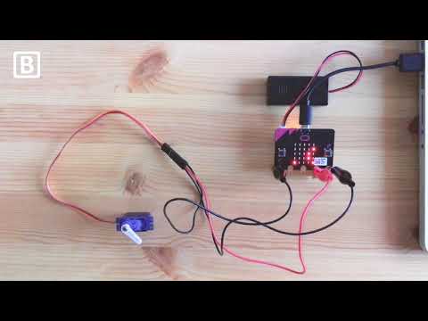 micro:bit - Displaying an LED message and controlling a 360° servo motor