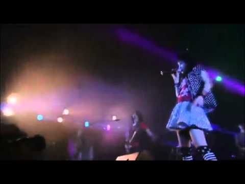 lisa - Artist: LiSA Song: crossing field Year: 2012 @ AFA SINGAPORE Off. website: http://www.lxixsxa.com/ Songlist 1) Rock-Mode 2) Oath Sign 3) 一番の宝物 4) Crossing Fi...