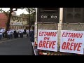 Trecho da manifestação de policiais civis do Estado de São Paulo cuja greve iniciou-se às 08:00 horas de hoje (13/08/2008) em busca de melhores salários e qualidade de trabalho face ao descaso do governo nos últimos 14 anos com a categoria.