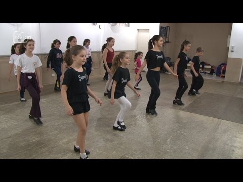 Sapateado pode ser praticado por crianças