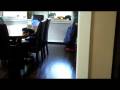videos de Sam in laundry tote 10-19-08  25s
