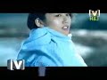 i luv luv luv this song! :]

lyrics:
???? ???? 
duan le de xuan zai zen me lian 
a broken string, how can it be reconnected?

???? ????? 
wo de gan jue ni yi ting bu jian 
my feelings, you already cannot hear

???? ????? 
ni de zhuan bian xiang duan diao de xian 
your changes are like a string thats been broken

???? ???? 
zai zen me jie yin dou bu dui 
no matter how i adjust, the sound wont be right

???? ????? 
ni de gai bian wo neng gou fen bian 
your changes, i have the ability to distinguish

verse 

??? ?????? 
wo chen mo ni de hua ye bu duo 
im silent, you dont have much to say either

???????? ?? 
wo men zhi jian shao le shen me bu shuo 
between us, what are we missing? lets not say

?? ??? ???????? 
ai yo wei xiao hou biao qing zhong yu you dian nan guo 
aiyoafter smiling, my expression finally has a bit of sadness

????? 
wo zhe ni de shou 
holding your hand

??????? 
wen ni jue ding le zai zou 
asked you for your final decision before i left

??????? 
wo tu ran shi huai de xiao 
i suddenly laughed with a relieved heart

??????? 
xiao sheng pan xuan ban shan yao 
the laughter circled around the middle of a mountain

??????? 
sui feng zai piao yao a yao 
floated with the wind, swaying

??????? 
lai dao ni de mian qian rao 
arrived before you, pacing back and forth

??????? 
ni lei shui wang xia de diao 
your tears streamed down

??????? 
shuo hui ji zhu wo de hao 
saying that you will remember my goodness

??????? ? 
wo ye wan qi le zui jiao xiao 
i also curled up the corners of my mouth, smiling

*??? ????? 
ni de mei yi jing gei le shui 
your beauty has already been given to whom?

???? ???? 
zhui le you zhui wo yao bu hui 
chasing and chasing again, i cant get it back

??? ????? 
wo liao jie li kai shu de ye 
i understand that the leaves that have left the trees

??????? ?? 
shu yu di shang de shi jie diao xie 
belong to the world of the ground, withering

chorus 

???? ???? 
duan le de xuan zai tan yi bian 
a broken string, playing once more

???? ????? 
wo de shi jie ni bu zai li mian 
my world, youre not in it

???? ????? 
wo de zhi jian yi jing tan chu jian 
my fingertips have already become calloused from the playing

???? ?????? 
hai shi wu fa liu ni zai wo shen bian 
but still theres no way for me to keep you by my side

???? ???? 
duan le de xuan zai zen me lian 
a broken string, how can it be reconnected

???? ????? 
wo de gan jue ni yi ting bu jian 
my feelings, you already cannot hear

???? ????? 
ni de zhuan bian xiang duan le de xian 
your changes are like a string thats been broken

???? ???? 
zai zen me jie yin dou bu dui 
no matter how i adjust, the sound wont be right

???? ????? 
ni de gai bian wo neng gou fen bian 
your changes, i have the ability to distinguish

repeat verse, *, chorus 

-once again i dont own anything :]-
jay chou is amazing! :d
enjoy~