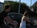 fietsers bezetten rondpunt om aandacht te vragen voor verkeersveiligheid en goede fietsvoorzieningen