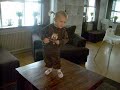 Min dotter dansar till favoritlåten....tick tick tick bom Min dotter dansar till favoritlåten....tick tick tick bom