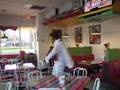 Elvis visita los Metates Turlock con el mero Jaime Franco