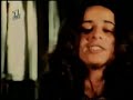 v�deo captado pela tv alem� em 1971, maria beth�nia e terra trio interpretando 'rosa dos ventos' - imagem captada no palco do teatro da praia, fora da apresenta��o do show rosa dos ventos. uma das poucas, qui�� a �nica, apari��es de beth�nia vestindo preto. 

cr�ditos: comunidade maria beth�nia re(verso) - eduardo lott.