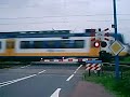 2 SGM Sprinters (4175 & 4162) kruizen elkaar, Hoek van Holland(de Haak)