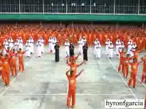 philipino - The same inmates famous from their massive Thriller rendition are back in a tribute to Michael Jackson that was choreographed and recorded within hours.