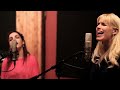 Performed at Speakeasy Sound in Burbank, CA Directed and photographed by: Jesse Wight Cover of the Gotye song 