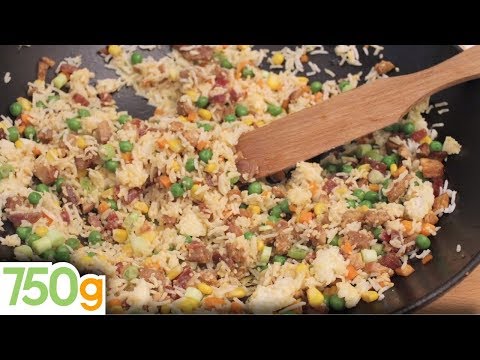 riz - Le vrai riz Cantonnais Chinois est un riz sauté simple avec seulement du riz et des œufs comme ingrédients principaux. Le riz cantonais en France comme on le...