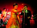 Rocio, Percy y el Grupo Revolver \"Golpeando Abajo\"