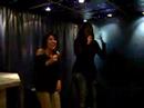 Alis y Pili en el Karaoke