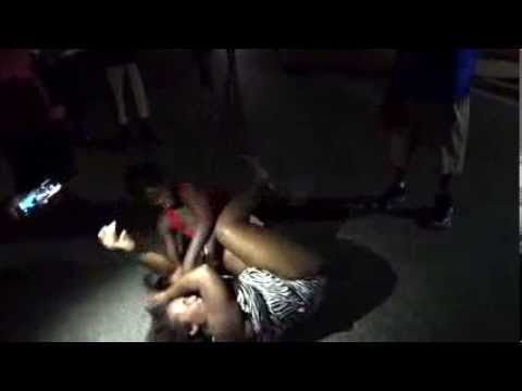 women fight