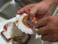 Limpiando vieiras en casa